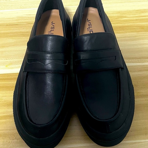 Classic Black Leather Slip-On Loafers - Picture 7 of 9